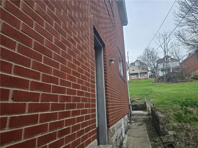 1029 Brownsville Rd, Carrick, PA 15210