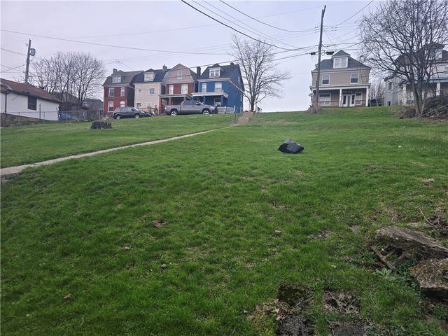 1029 Brownsville Rd, Carrick, PA 15210