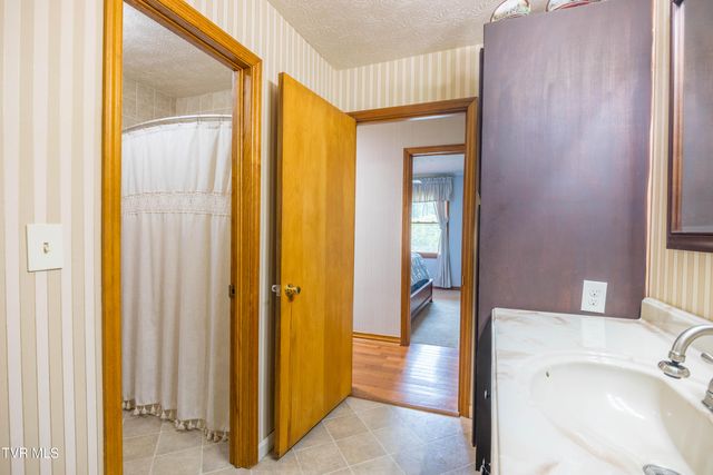 255 Riverview Drive, Johnson City, TN 37601