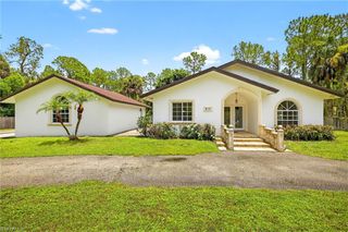 810 7th ST SW, Naples, FL 34117