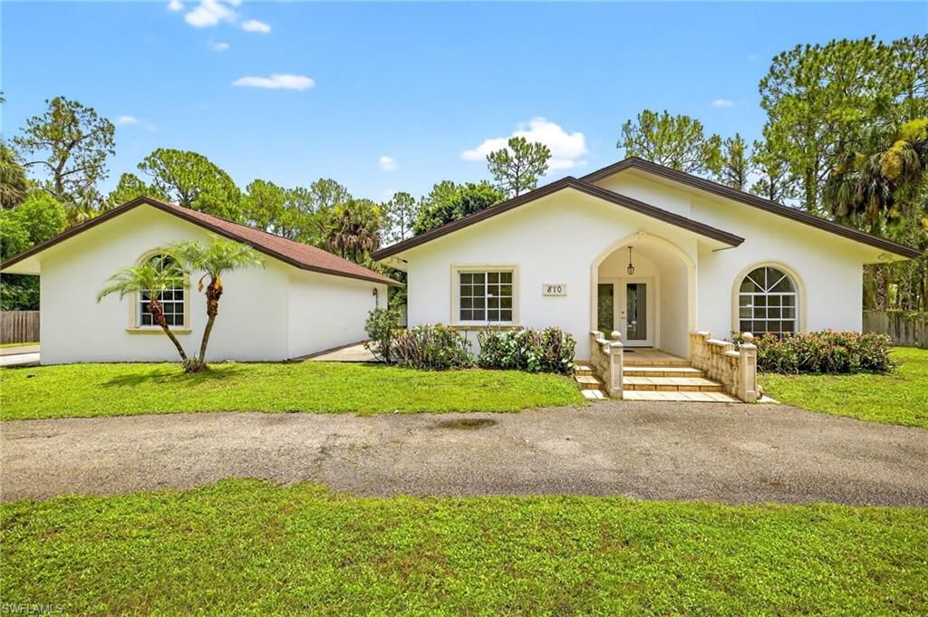 810 7th ST SW, Naples, FL 34117
