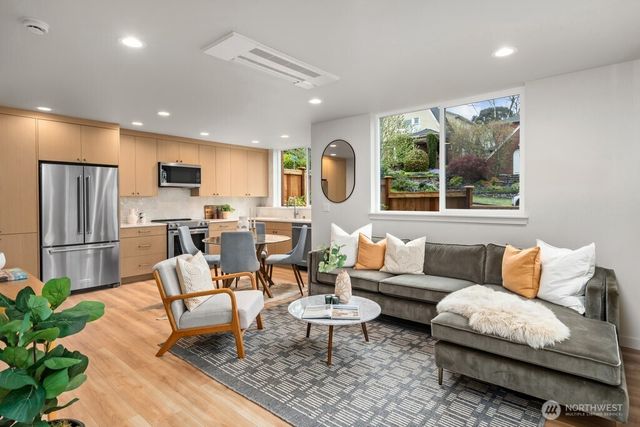 2509 N 42nd Street, Seattle, WA 98103