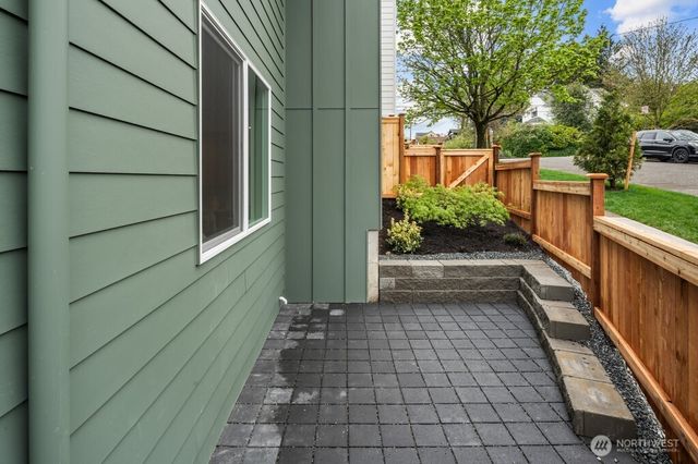 2509 N 42nd Street, Seattle, WA 98103