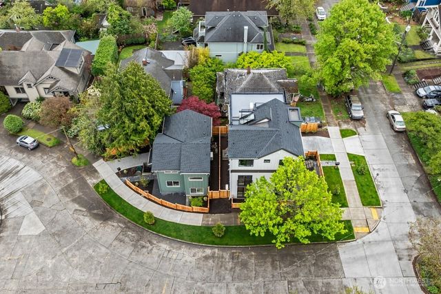2509 N 42nd Street, Seattle, WA 98103