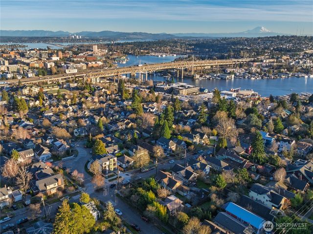 2509 N 42nd Street, Seattle, WA 98103