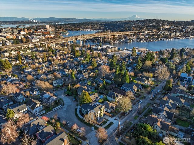 2509 N 42nd Street, Seattle, WA 98103