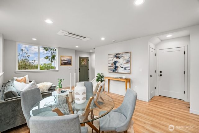 2509 N 42nd Street, Seattle, WA 98103