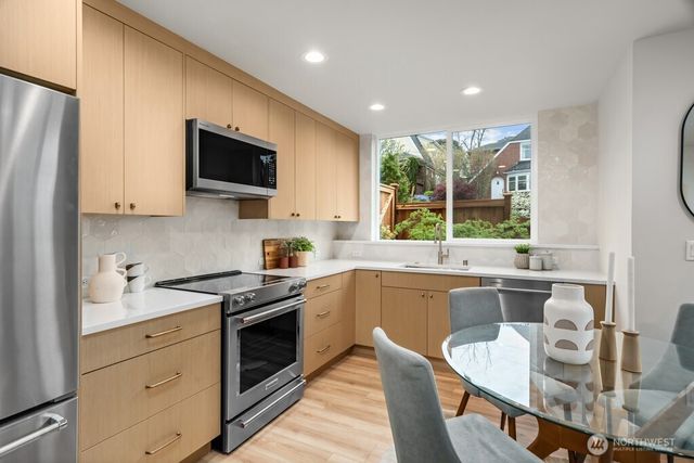 2509 N 42nd Street, Seattle, WA 98103