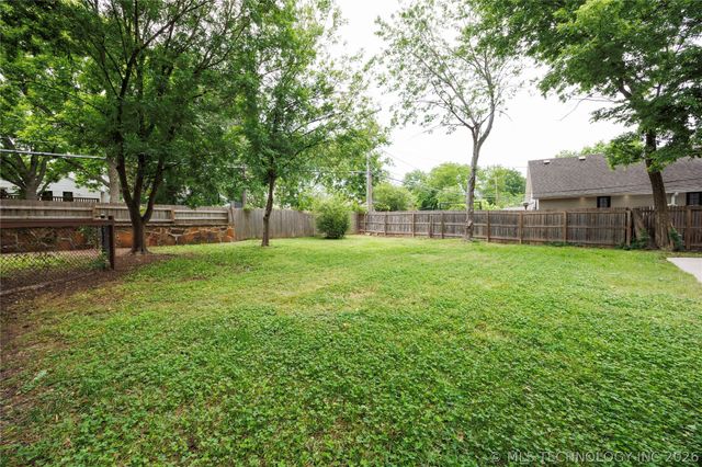 1655 Cherokee Place, Bartlesville, OK 74003