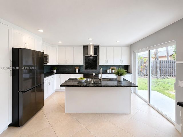 520 SW 167th Ter, Weston, FL 33326