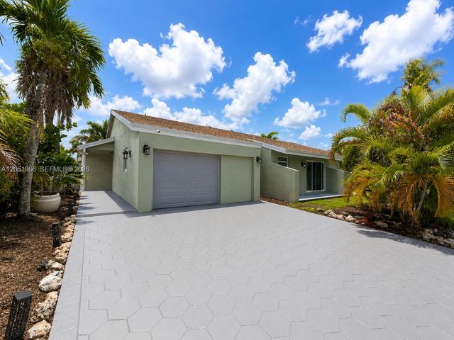 520 SW 167th Ter, Weston, FL 33326