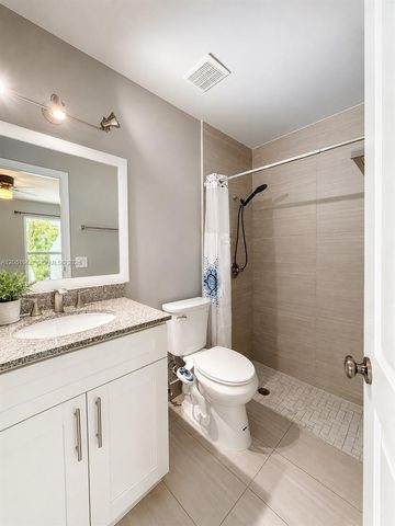 520 SW 167th Ter, Weston, FL 33326
