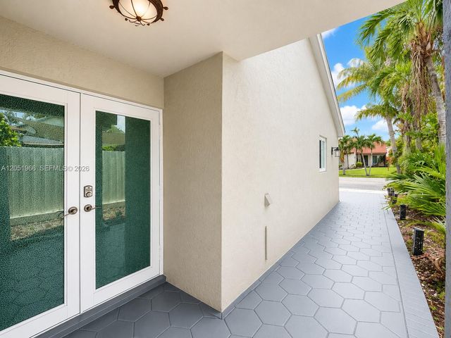 520 SW 167th Ter, Weston, FL 33326