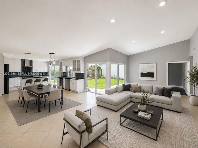 520 SW 167th Ter, Weston, FL 33326