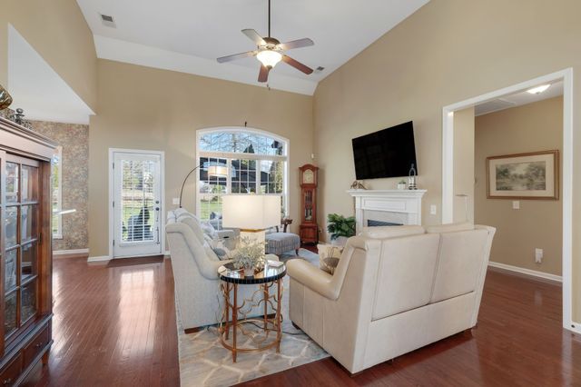 1113 Claire Ct, Gallatin, TN 37066