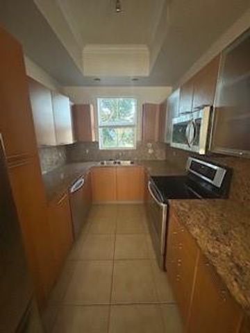 2337 Vintage Drive, Lighthouse Point, FL 33064