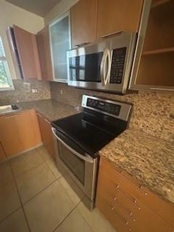 2337 Vintage Drive, Lighthouse Point, FL 33064