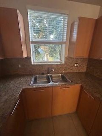 2337 Vintage Drive, Lighthouse Point, FL 33064