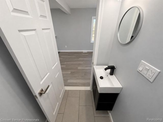 3354 E Outer Drive Drive, Detroit, MI 48234