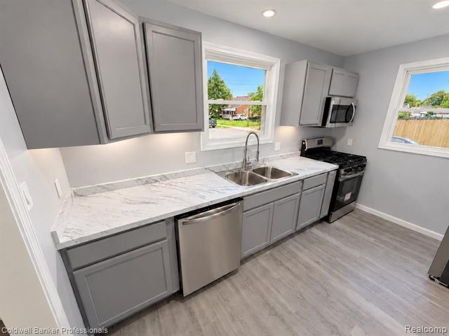 3354 E Outer Drive Drive, Detroit, MI 48234