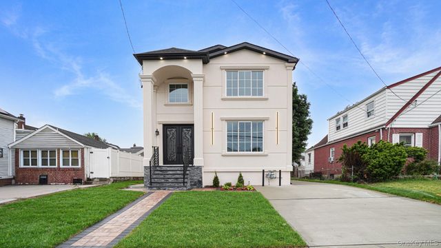 17 Hommell Street S, Valley Stream, NY 11580