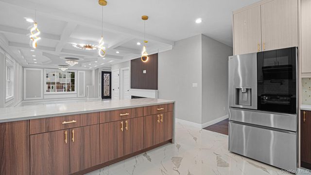 17 Hommell Street S, Valley Stream, NY 11580