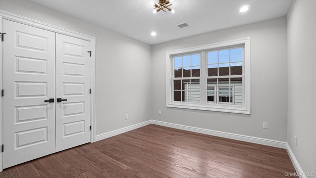 17 Hommell Street S, Valley Stream, NY 11580