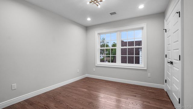 17 Hommell Street S, Valley Stream, NY 11580
