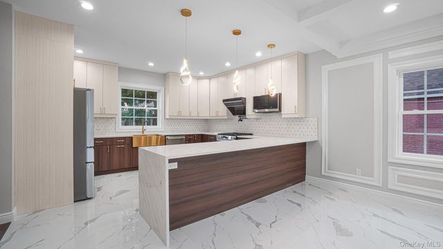 17 Hommell Street S, Valley Stream, NY 11580