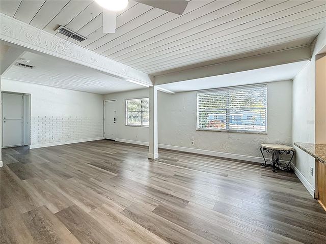 424 72ND STREET N, St Petersburg, FL 33710