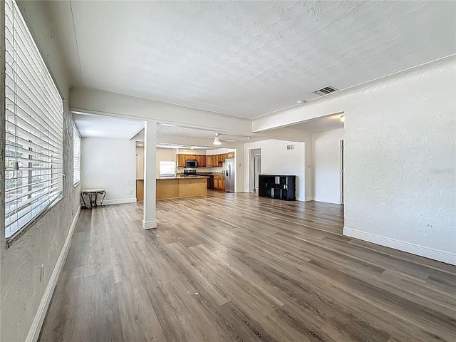 424 72ND STREET N, St Petersburg, FL 33710