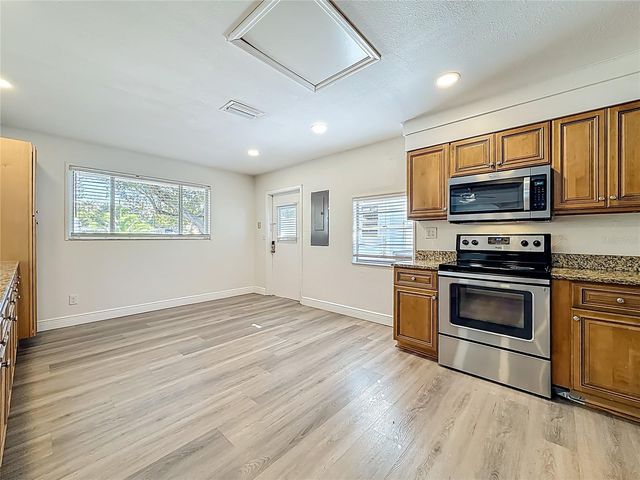 424 72ND STREET N, St Petersburg, FL 33710