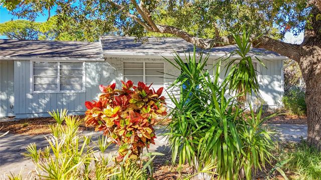 424 72ND STREET N, St Petersburg, FL 33710