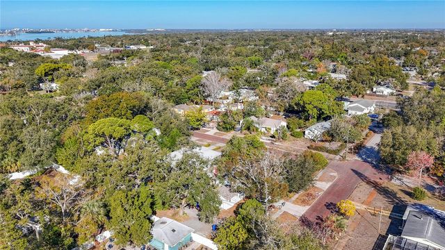 424 72ND STREET N, St Petersburg, FL 33710