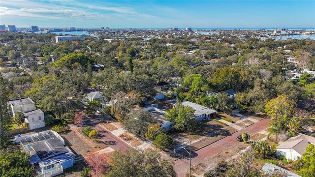 424 72ND STREET N, St Petersburg, FL 33710