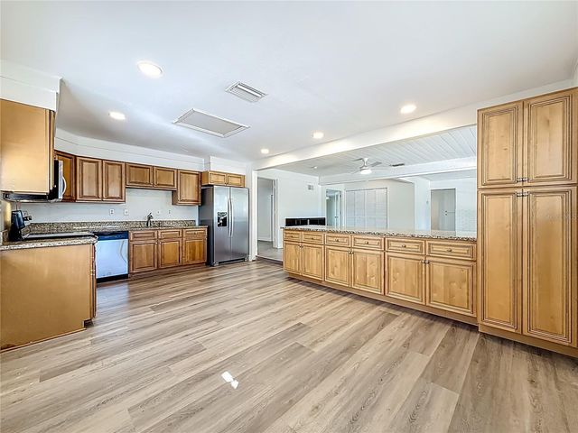 424 72ND STREET N, St Petersburg, FL 33710