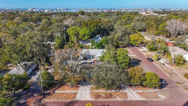424 72ND STREET N, St Petersburg, FL 33710