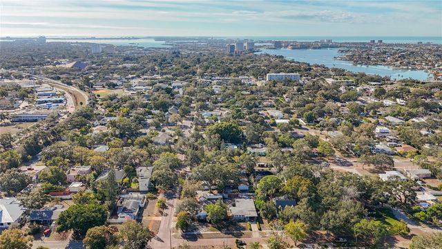 424 72ND STREET N, St Petersburg, FL 33710