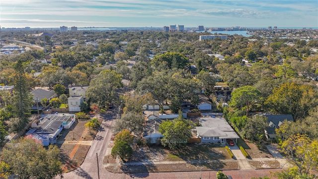 424 72ND STREET N, St Petersburg, FL 33710