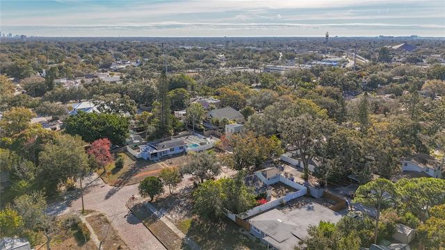 424 72ND STREET N, St Petersburg, FL 33710