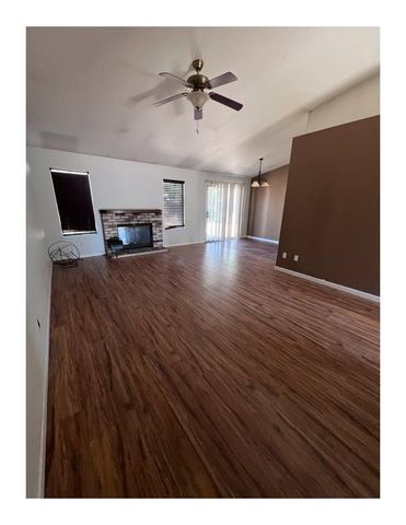 8225 Lakespring Way, Sacramento, CA 95828
