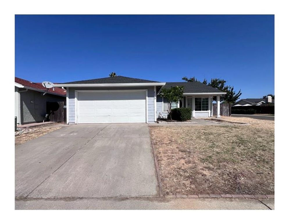 8225 Lakespring Way, Sacramento, CA 95828