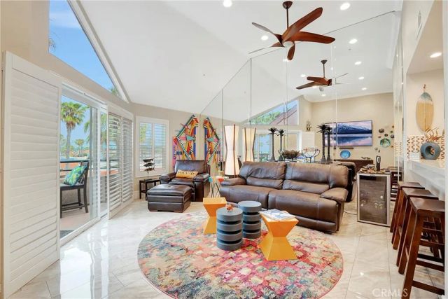 1200 Pacific Coast 426, Huntington Beach, CA 92648