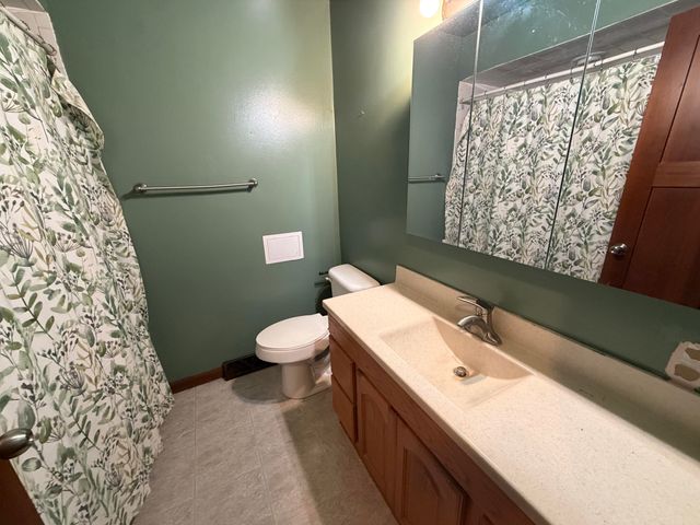 6573 Beechwood Avenue, Portage, IN 46368