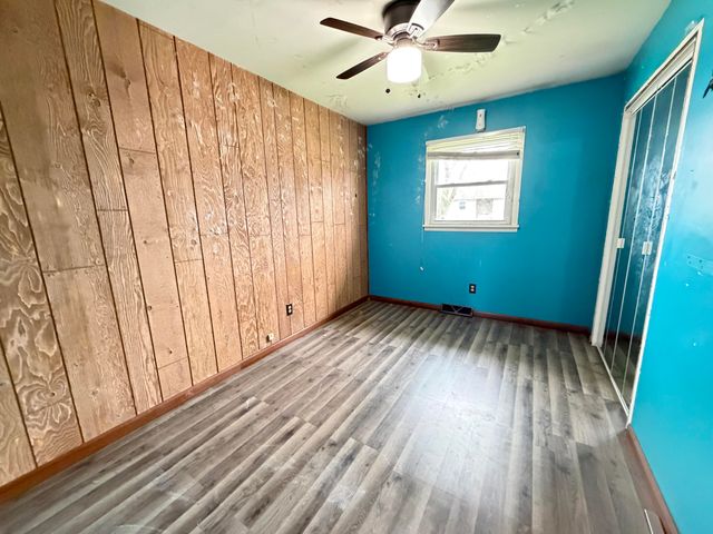 6573 Beechwood Avenue, Portage, IN 46368