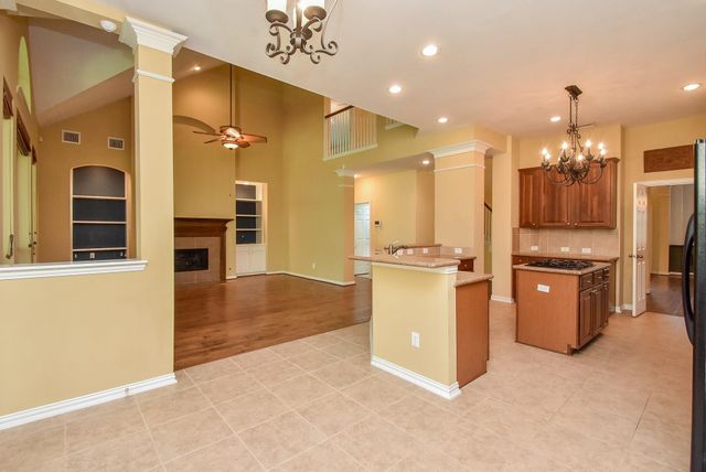 10 Renoir Trail, The Woodlands, TX 77382
