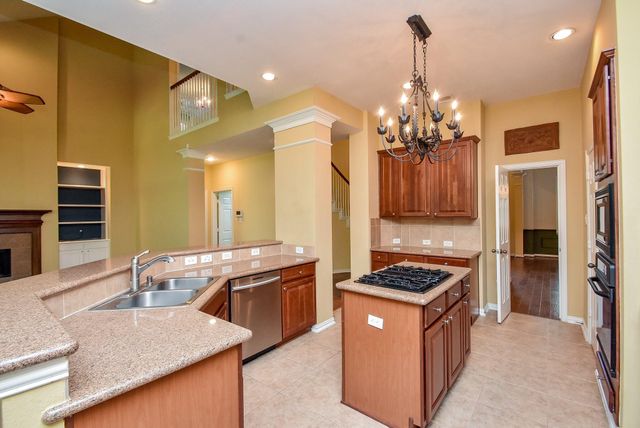 10 Renoir Trail, The Woodlands, TX 77382
