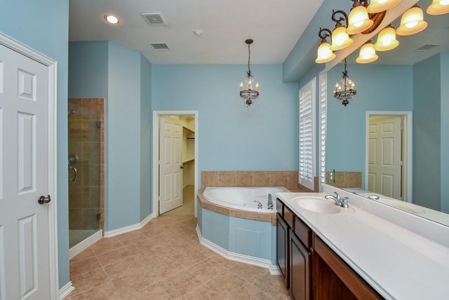 10 Renoir Trail, The Woodlands, TX 77382