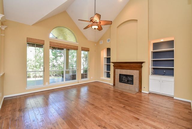 10 Renoir Trail, The Woodlands, TX 77382
