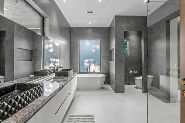 2706 N Carroll Avenue, Southlake, TX 76092